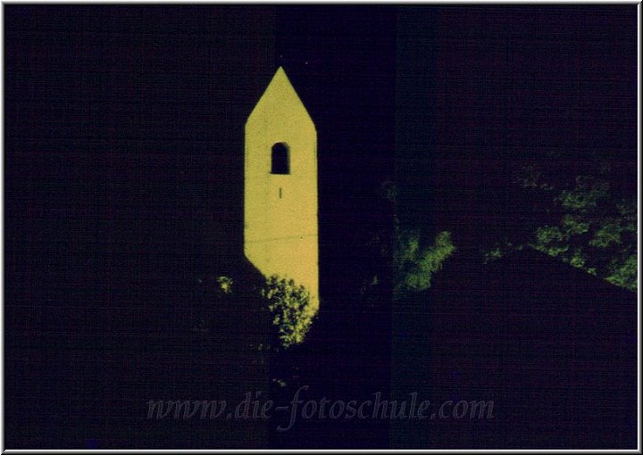 Kirche_nachts.jpg - Kirche in den Bergen bei Nacht