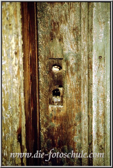 alte_tuer.jpg - Eine alte Tür, fotografiert während meiner ersten Fototouren 1978