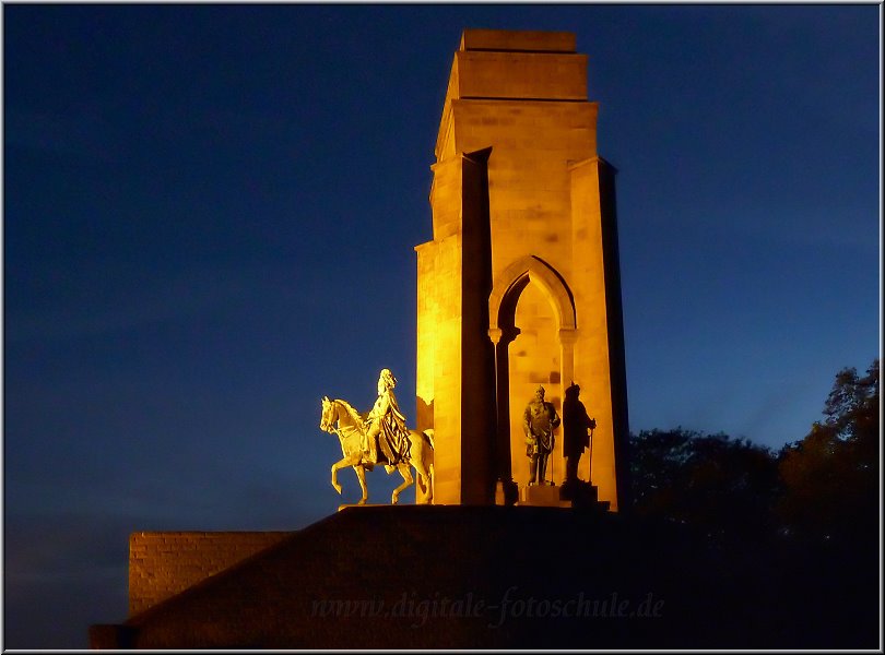 Zur Blauen Stunde an der Hohensyburg