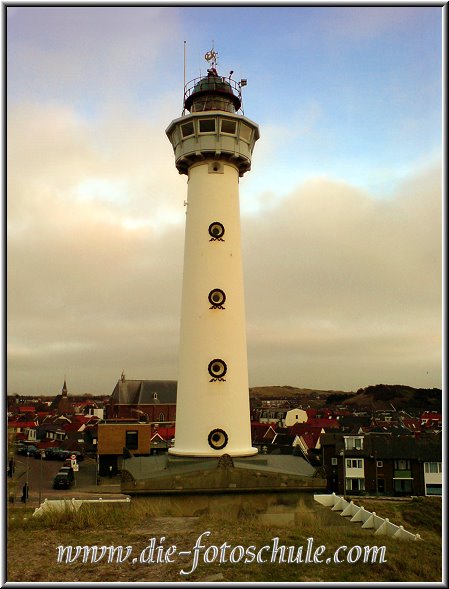 Der schne Leuchtturm von Egmond aan Zee