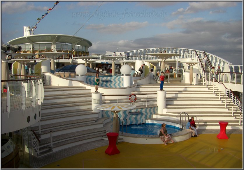 AIDA024.jpg - Das Sonnendeck ist nur ganz selten so leer