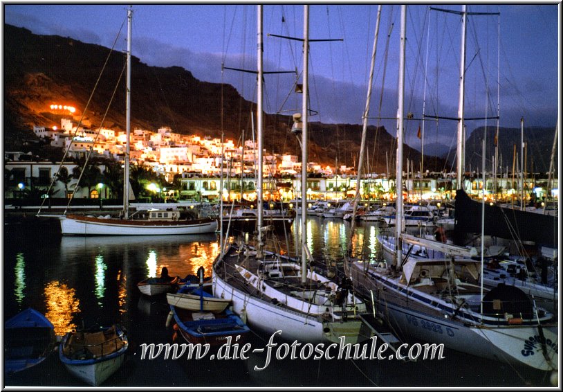 GC25.jpg - Puerto de Mogan zur Blauen Stunde 1992