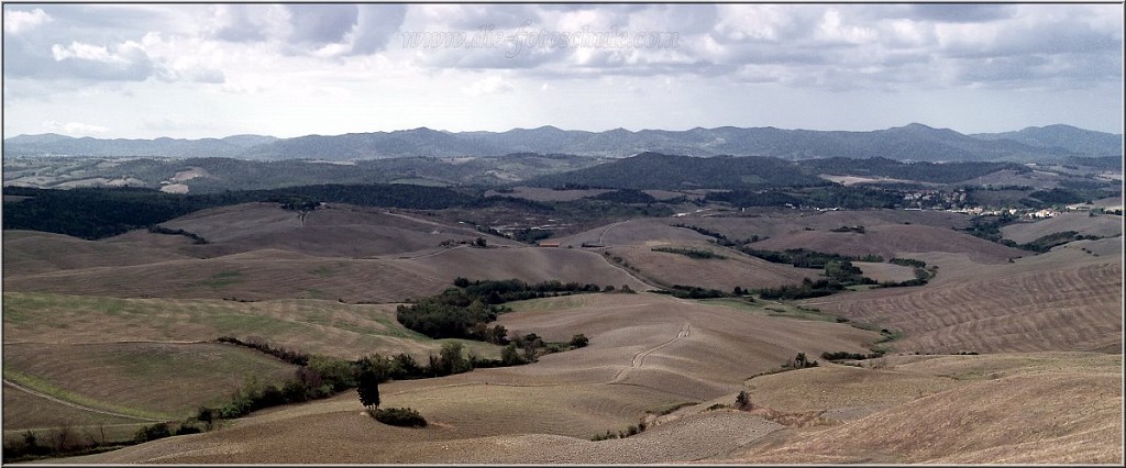 Volterra_002.jpg - Blick von Volterra ins Umland