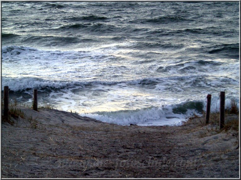 Ahrenshoop_Ostsee34_Die_Fotoschule.jpg - Hochwasser am Strandzugang zum Weststrand, der heute leider futsch ist