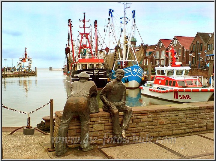 Neuharlingersiel.jpg - Am Hafen in Neuharlingersiel
