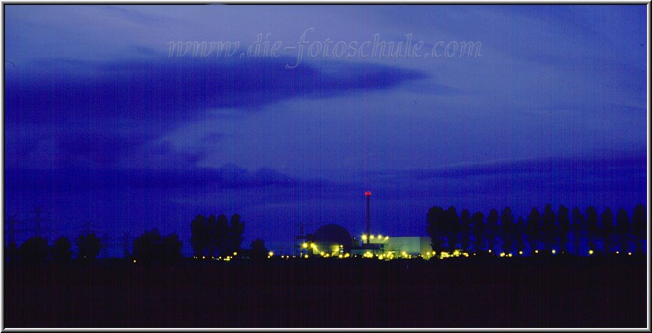 Eines meiner ersten Blaue Stunde Fotos aus den frühen 80ern, entstanden in Schleswig Holstein, Teil meiner Serie Ostseeküste.