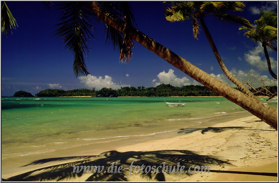 Am Strand der Playa Bonita auf Samana