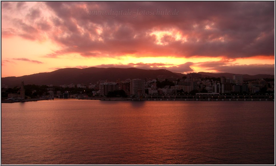 AIDA007.jpg - Sonnenuntergang in Palma