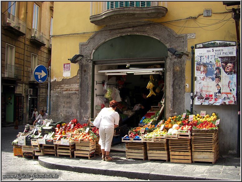 AIDA072.jpg - Obsthändler in Neapel