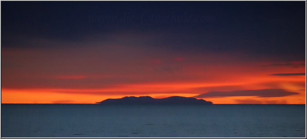 AIDA131.jpg - Sonnenuntergang mit Blick auf die Isola di Giannutri. Giannutri ist übrigens die südlichste Insel des toskanischen Archipels.
