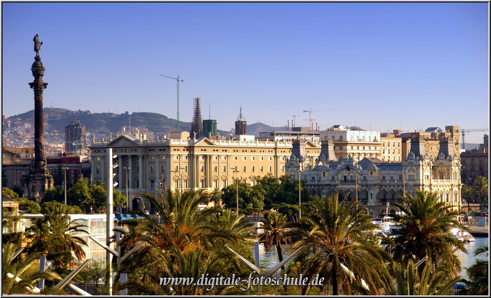 AIDA174.jpg - Blick von der AIDAbella auf Barcelona