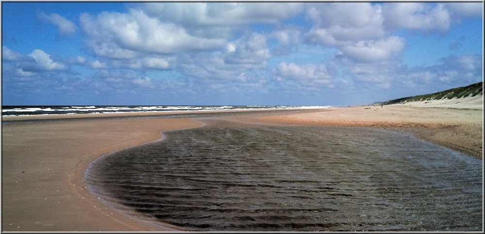 Egmond_aan_zee_2011_007.jpg - Kurz vor Castricum aan Zee, gute 8 Kilometer entfernt von Egmond. So ein Spaziergang macht richtig Spaß und ist nicht ermüdend, sondern aufbauend!