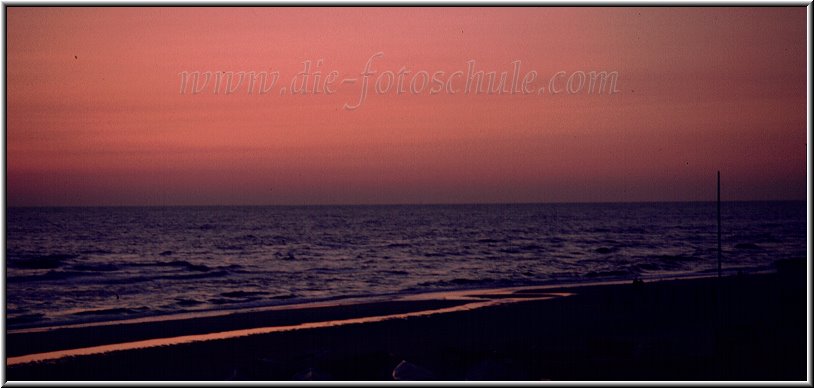 Egmond_fotoschule_10.jpg - Die Sonnenuntergänge über dem Meer (Du blickst am Strand in Richtung Westen) sind jeden Abend ein besonderes Schauspiel.