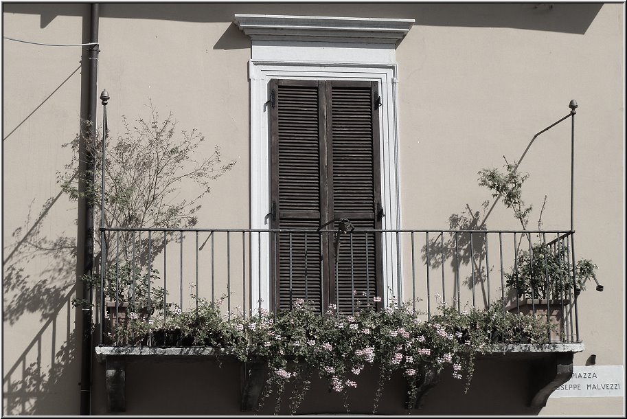 Desenzano_014.jpg - Typischer Balkon in Desenzano
