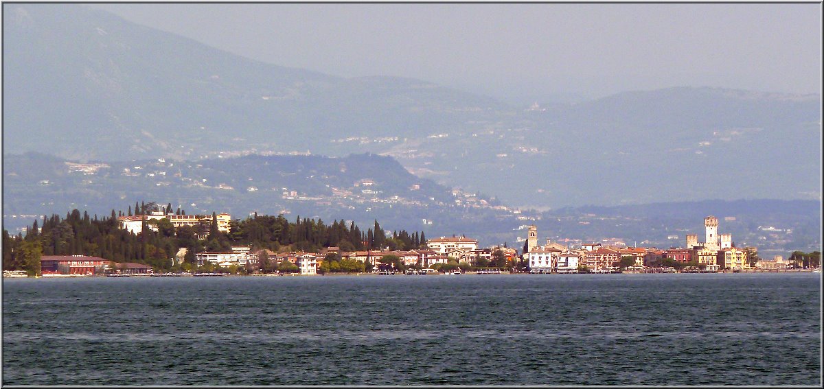 Desenzano_018.jpg - Von Desenzano kannst Du nach Sirmione rüberschauen