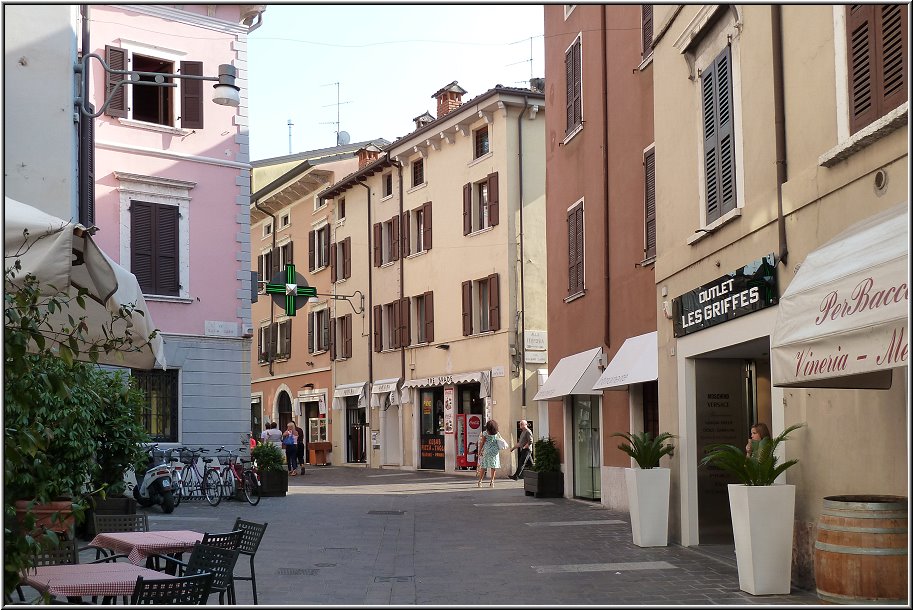 Desenzano_029.jpg - Fußgängerzone und Bummelmeile von Desenzano