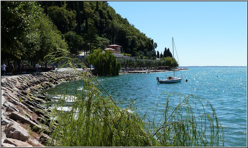 Garda_002.jpg - An der Promenade auf dem Weg nach Garda