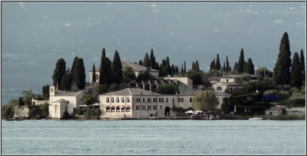 Garda_016.jpg - Nördlich von Garda, Blick vom Schiff