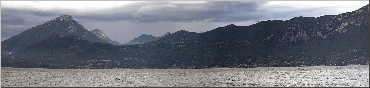 Gardesana_014.jpg - Es ist einfach herrlich hier zu sein, Panorama aus 5 Einzelfotos