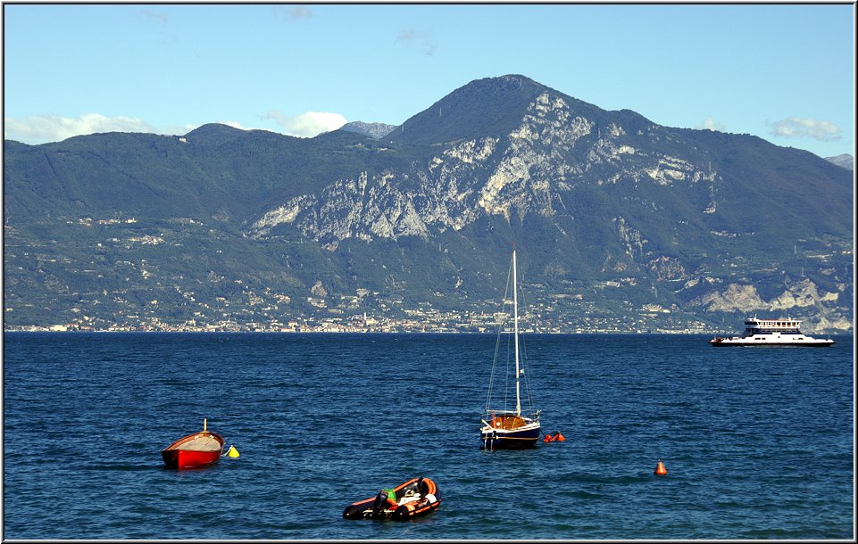 Gardesana_030.jpg - Bei Benaco, rechts im Bild siehst Du die Autofähre