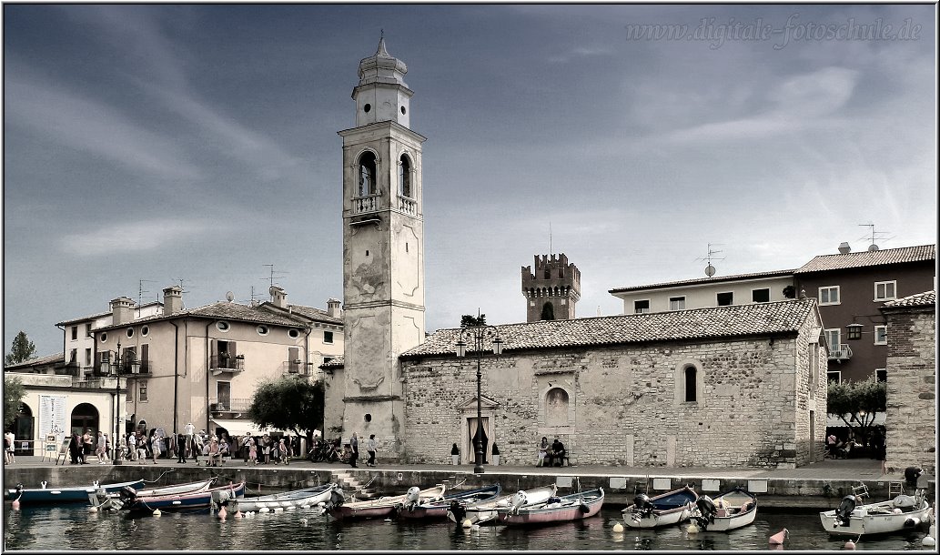 Lazise_051_a.jpg - Kirche am Hafen