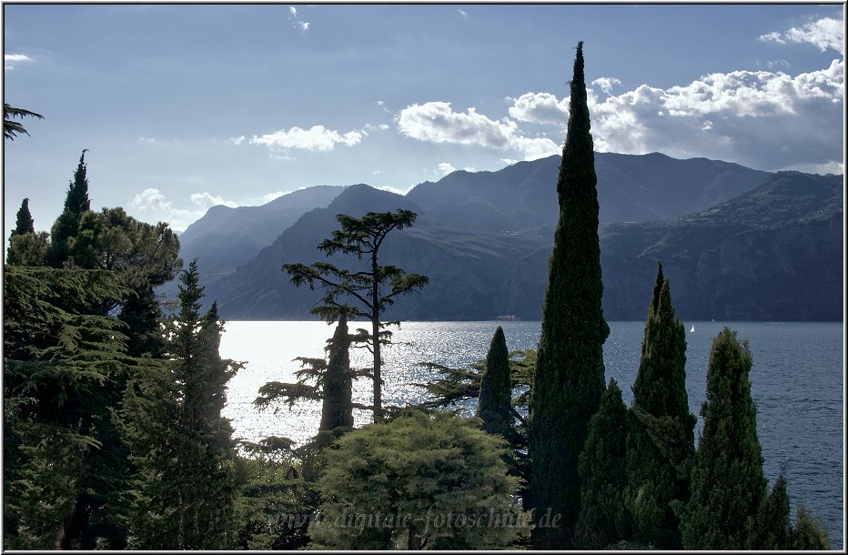 Malcesine_013.jpg - Ausblick vom Burgeingang auf den Gardasee