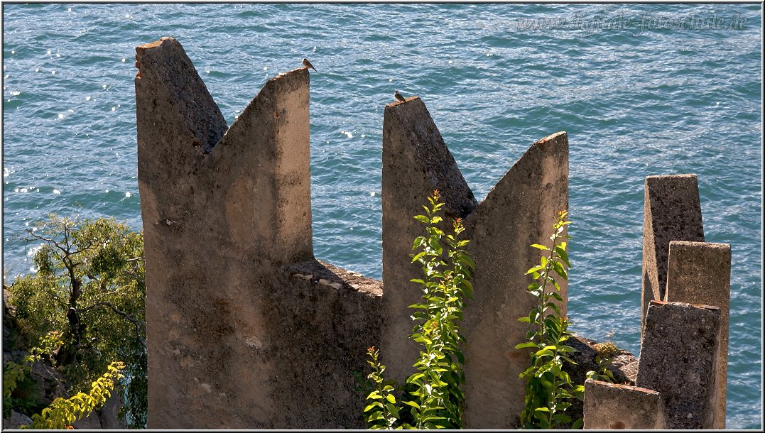 Malcesine_015.jpg - Ausblick vom Burgeingang auf den Gardasee