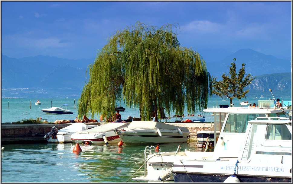 Peschiera_034.jpg - Am Yachthafen bei den Campingplätzen in Peschiera