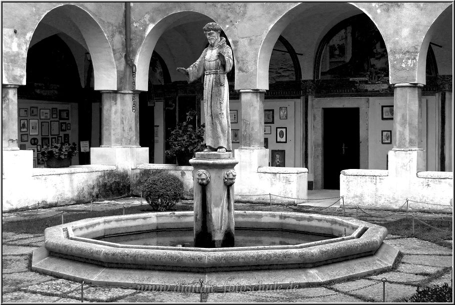 Peschiera_045_sw.jpg - In der Kirche Santuario della Madonna del Frassino.
