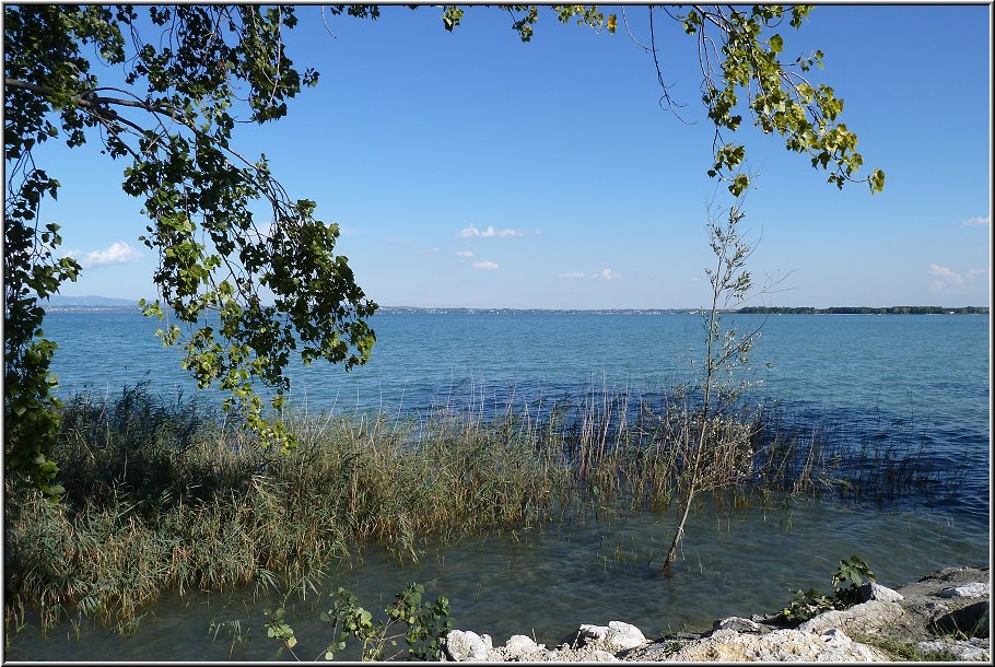 Sirmione_001.jpg - An den Parkplätzen vor der Altstadt Sirmiones