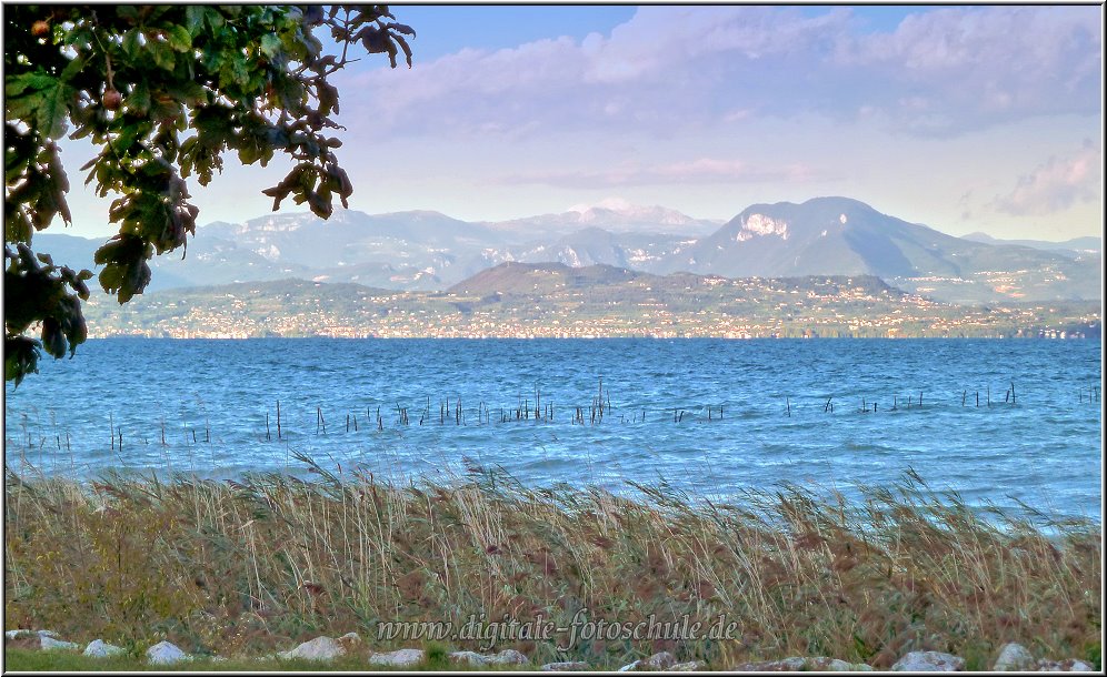 Sirmione_031.jpg - Blick in Richtung Desenzano del Garda