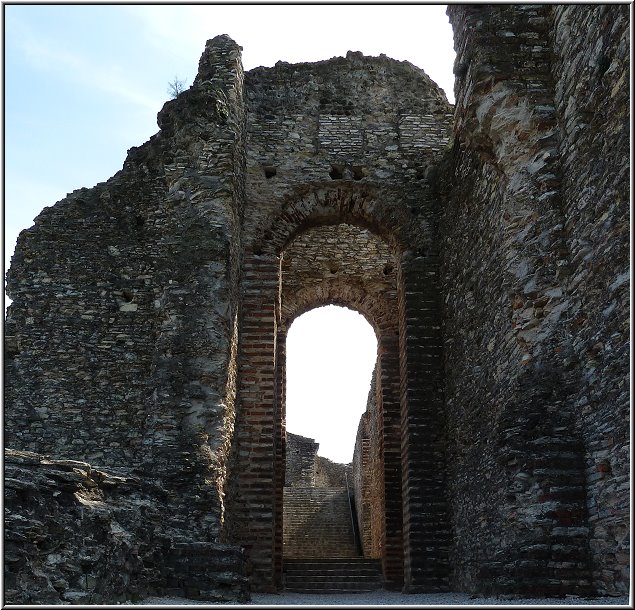 Sirmione_Grotten_012.jpg - Grotten des Catull