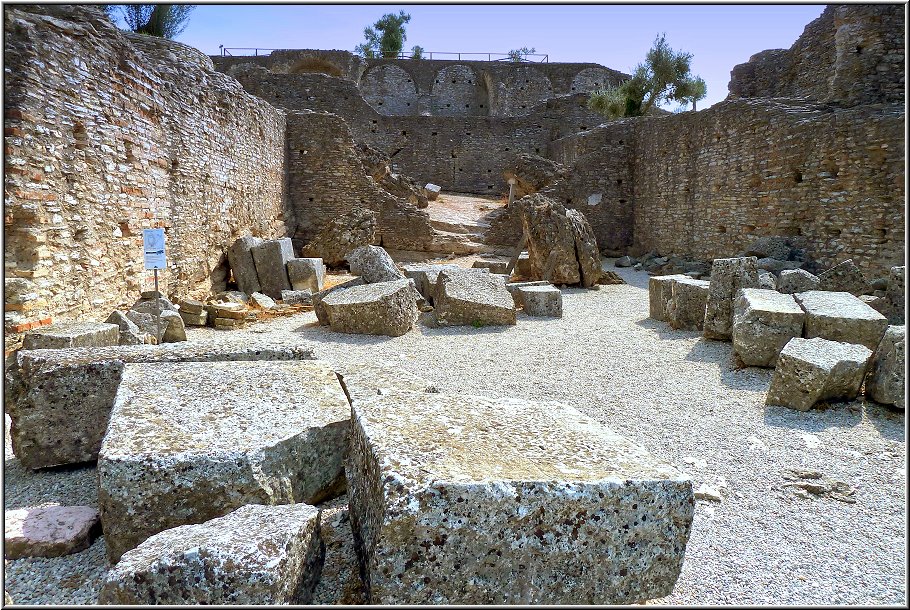 Sirmione_Grotten_015.jpg - Grotten des Catull