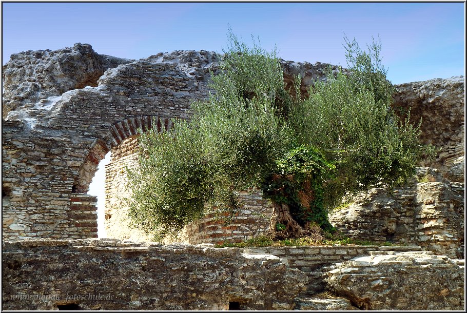 Sirmione_Grotten_016.jpg - Grotten des Catull