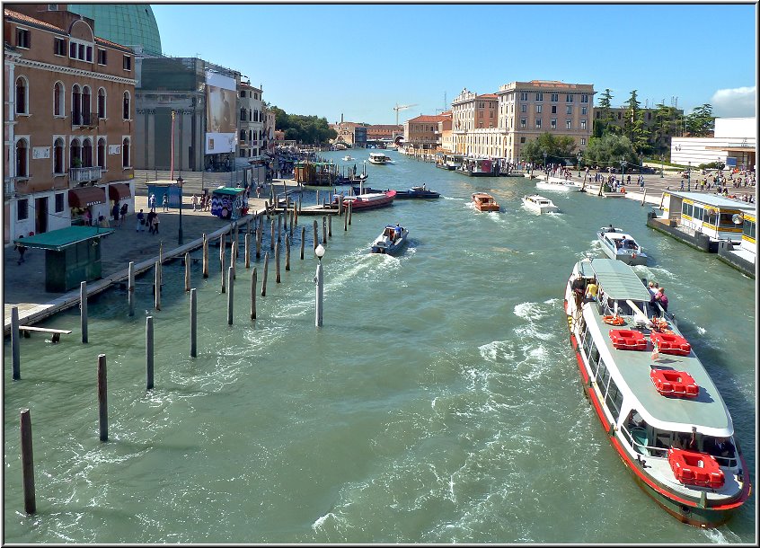 Venedig_Ralfonso_004.jpg - Der Canale Grande ist die Hauptverkehrsstrasse in Venedig und entsprechend voll.