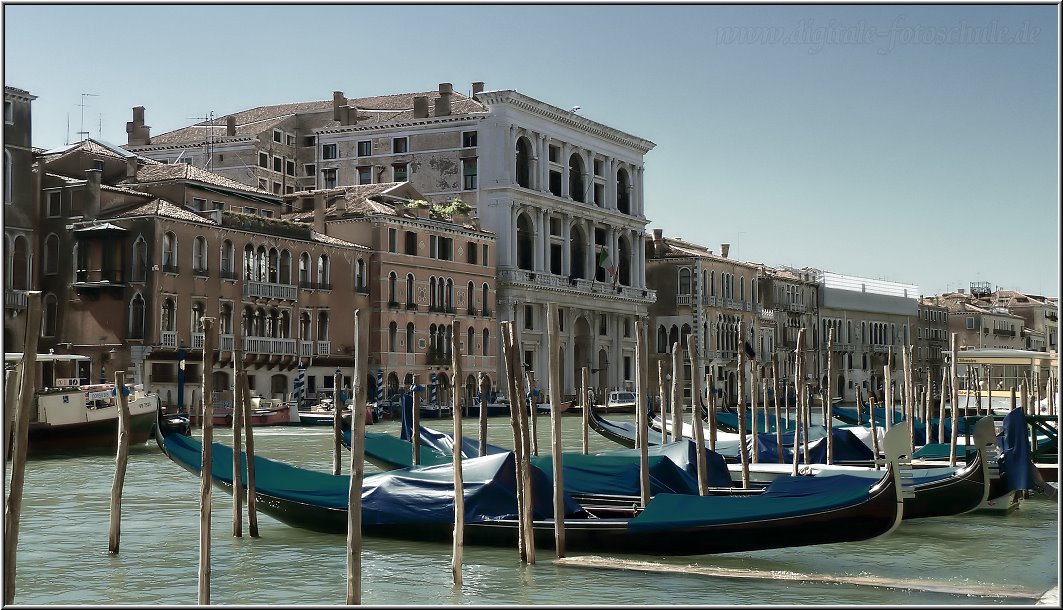 Venedig_Ralfonso_027_a.jpg - Am Canale Grande nahe der Rialto-Brücke
