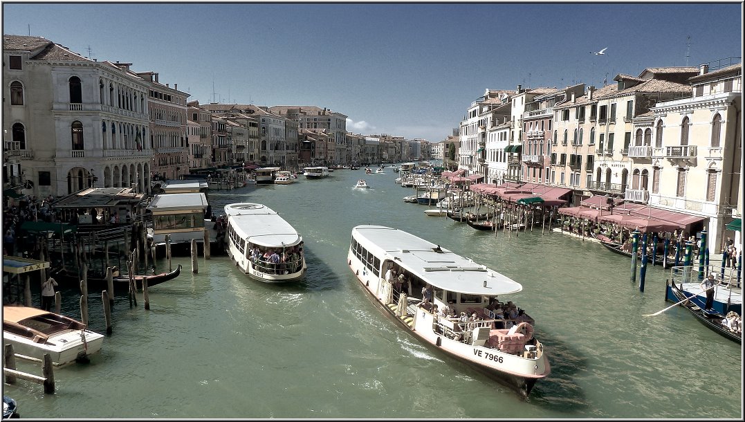 Venedig_Ralfonso_030_a.jpg - Blick von der Rialto-Brücke auf den Canale Grande