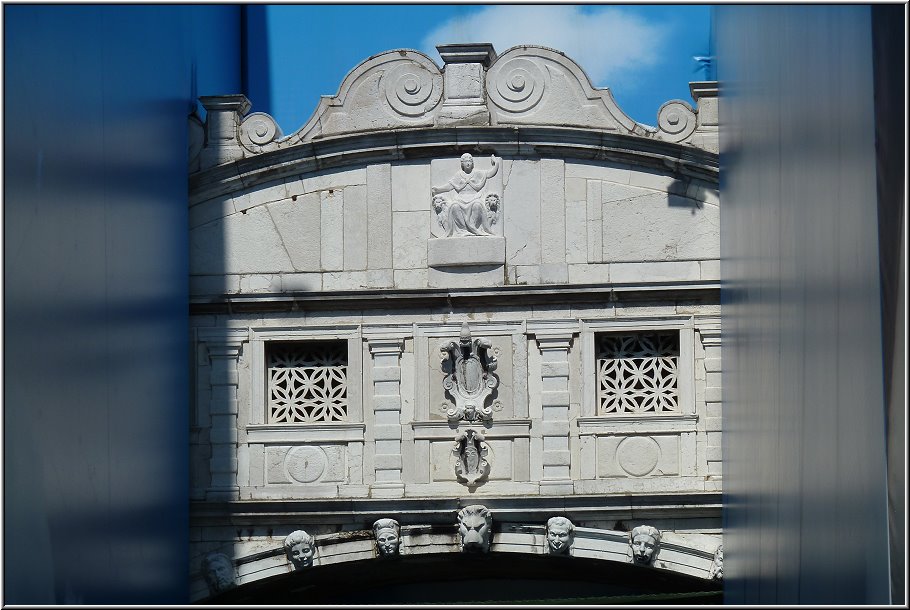 Venedig_Ralfonso_042.jpg - Die Seufzerbrücke ist leider komplett eingepackt gewesen