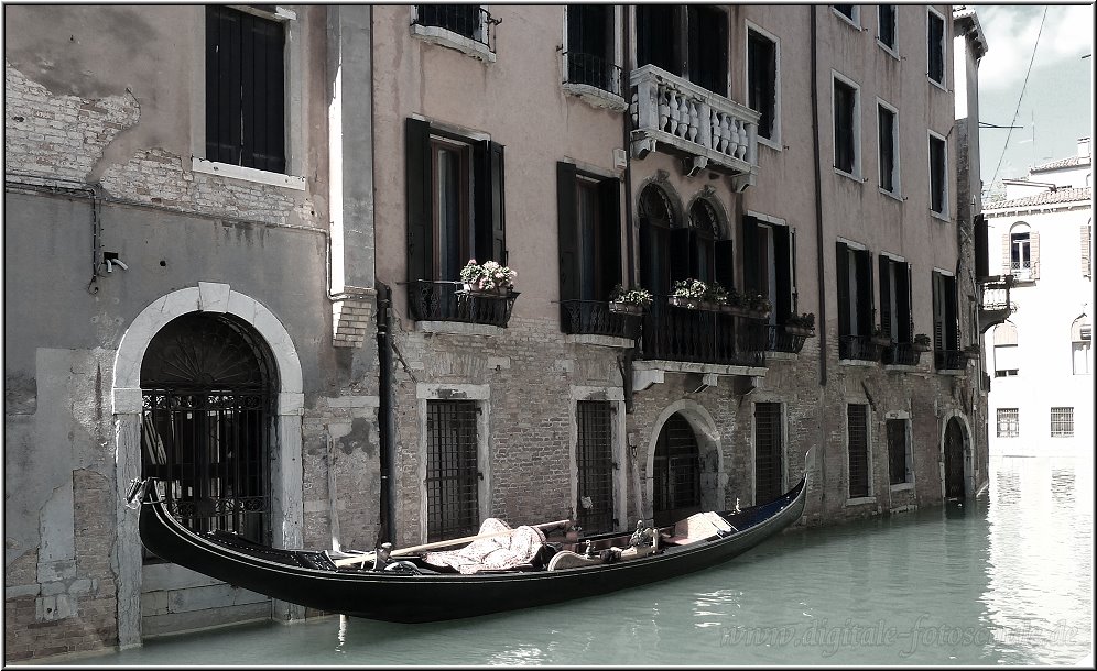 Venedig_Ralfonso_050_a.jpg - Die Gondel vor der Tür ist wie der Dreier BMW in Scharnhorst vorm Schrebergarten