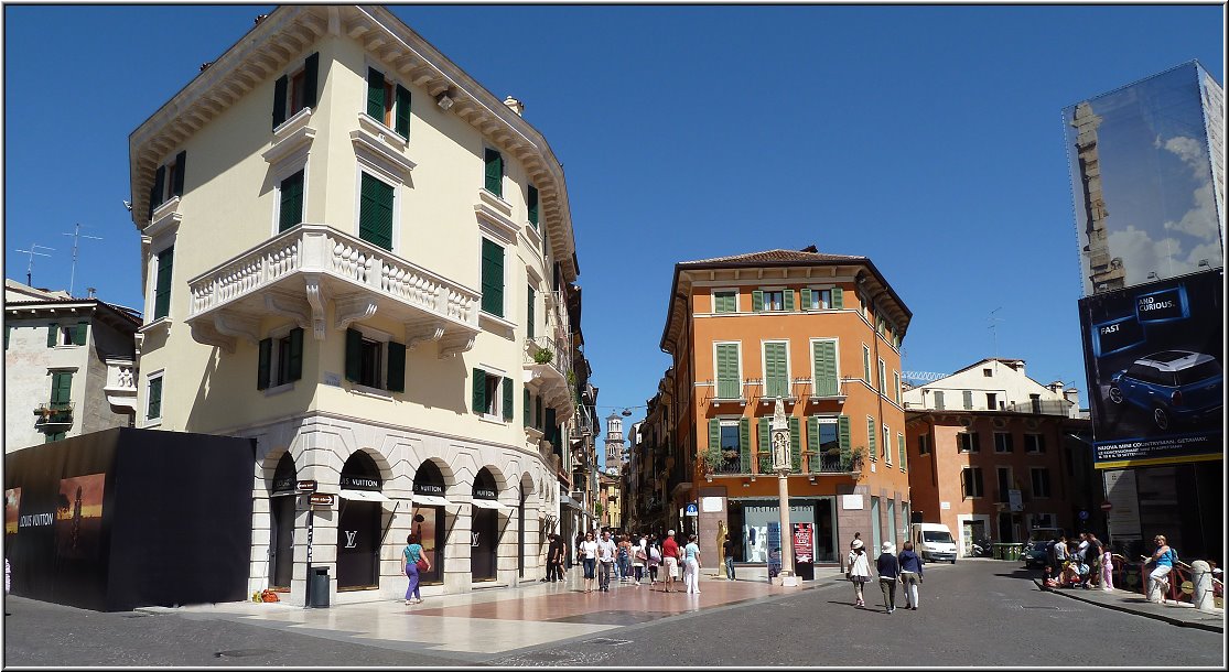 Verona_006.jpg - Geradeaus gelangst Du zur Via Mazzini, sie gilt als die eleganteste Einkaufsstrasse Veronas.
