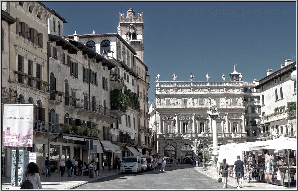 Verona_015.jpg - Auf dem Piazza delle Erbe brummt Verona