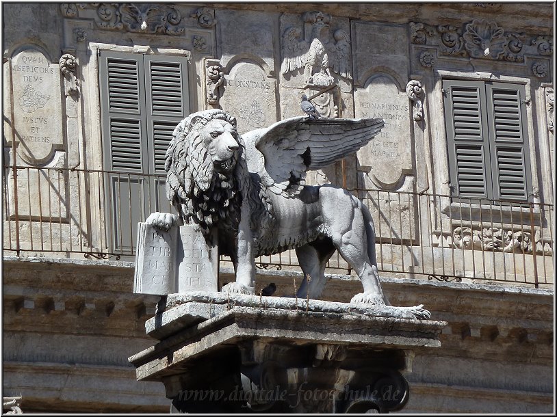 Verona_017.jpg - Was macht denn der Markuslöwe von Venedig hier? Vielleicht einen Ausflug bei Julia, so weit ist es ja von Venedig nicht.