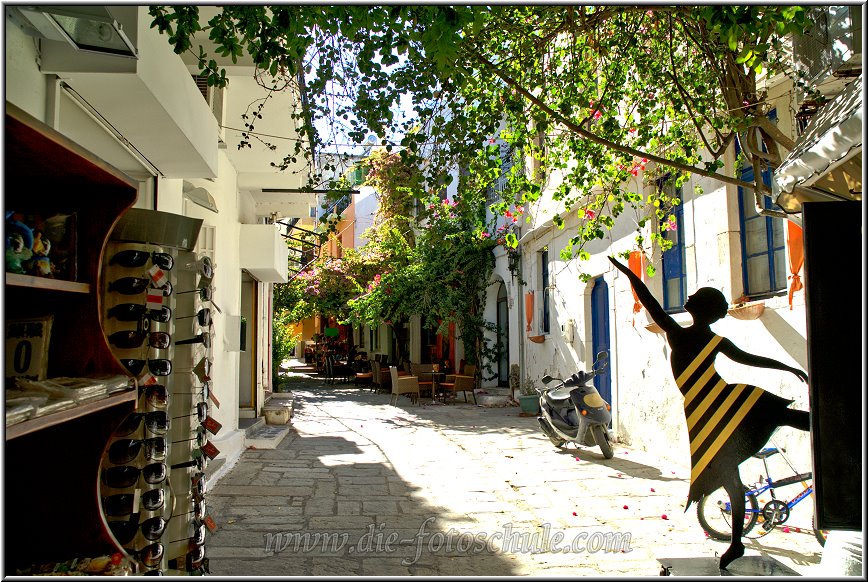 Kos_Tigaki_Fotoschule_026.jpg - Die engen Gasen beherbergen eine Unzahl an kleinen Geschäften