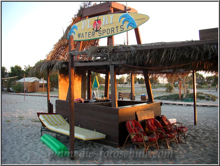 Tigaki_Tingaki_Fotoschule_039.jpg - Verschiedene Wassersport-Anbieter gibt es am Strand von Tigaki