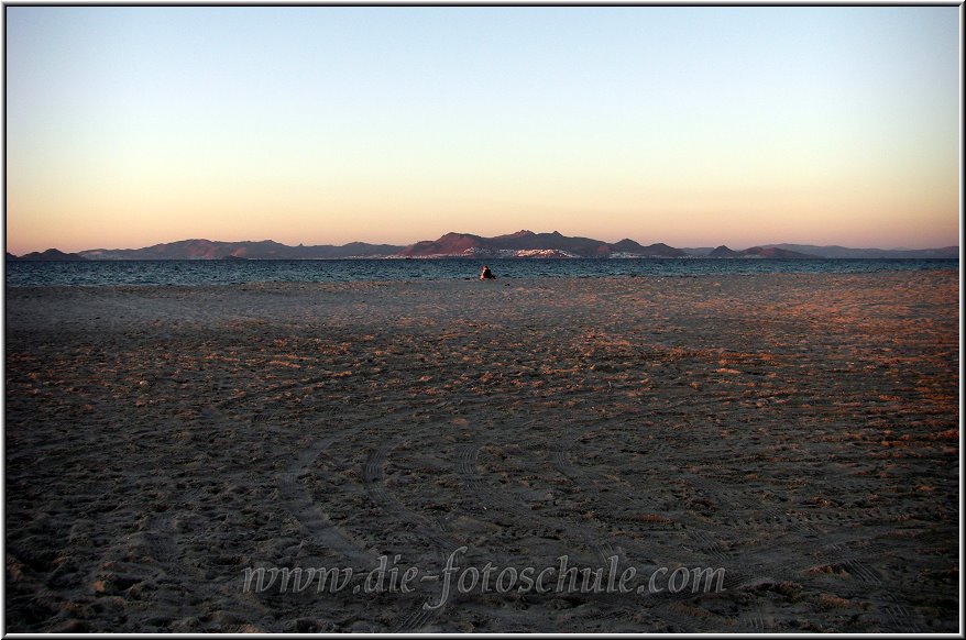 Tigaki_Tingaki_Fotoschule_057.jpg - Der Strand nahe des Salzsses, liegenfrei