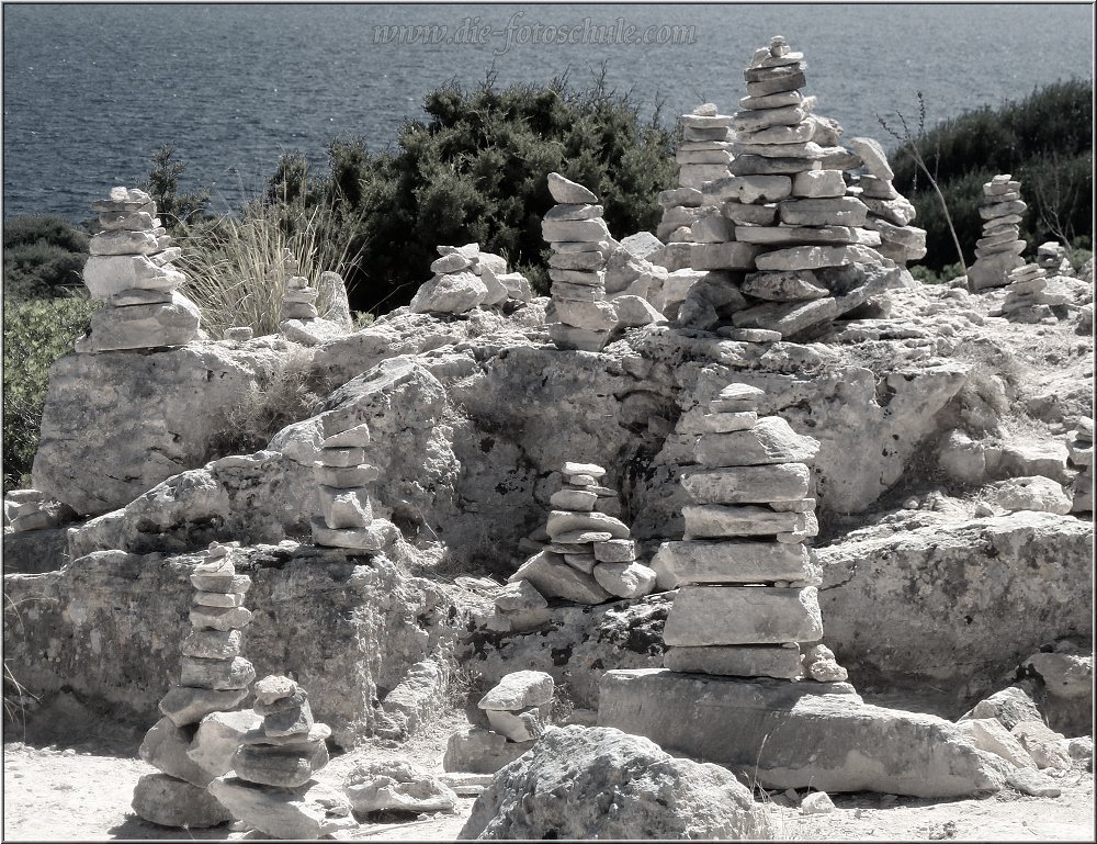 Namer_2014_010.jpg - Hier entsteht ein Steinwald, ähnlich dem Felsenmeer im sauerländischen Hemer