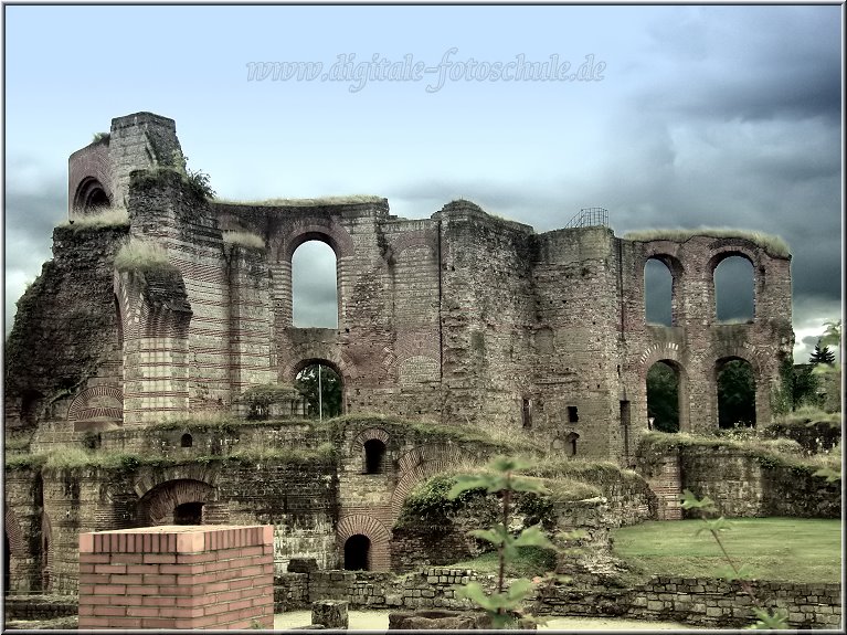 Mosel_Die_Fotoschule_010.jpg - Die römische Historie tritt überall hervor