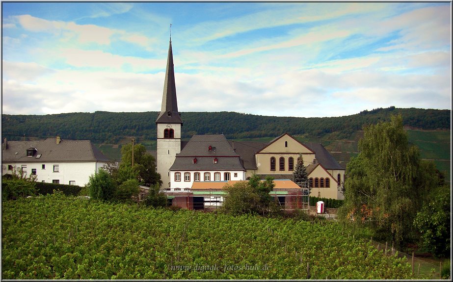 Mosel_Die_Fotoschule_050.jpg - Kirche von Piesport