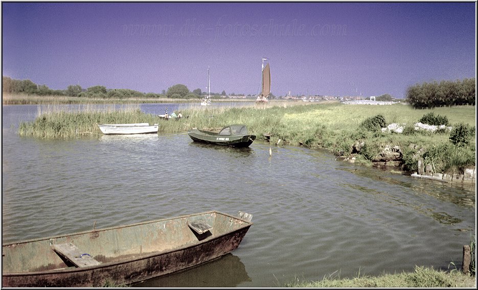 Makkum_Holland_Boote.jpg - In der Nähe von Makkum am Isselmeer in Holland 1994