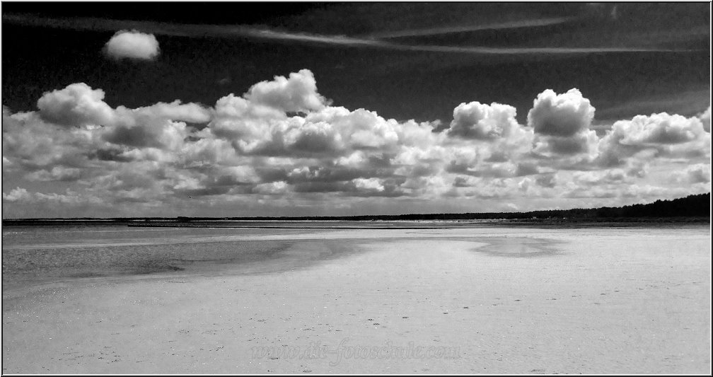 Nothafen_2014_002.jpg - Wenn die Wolken scheinbar den Strand berühren